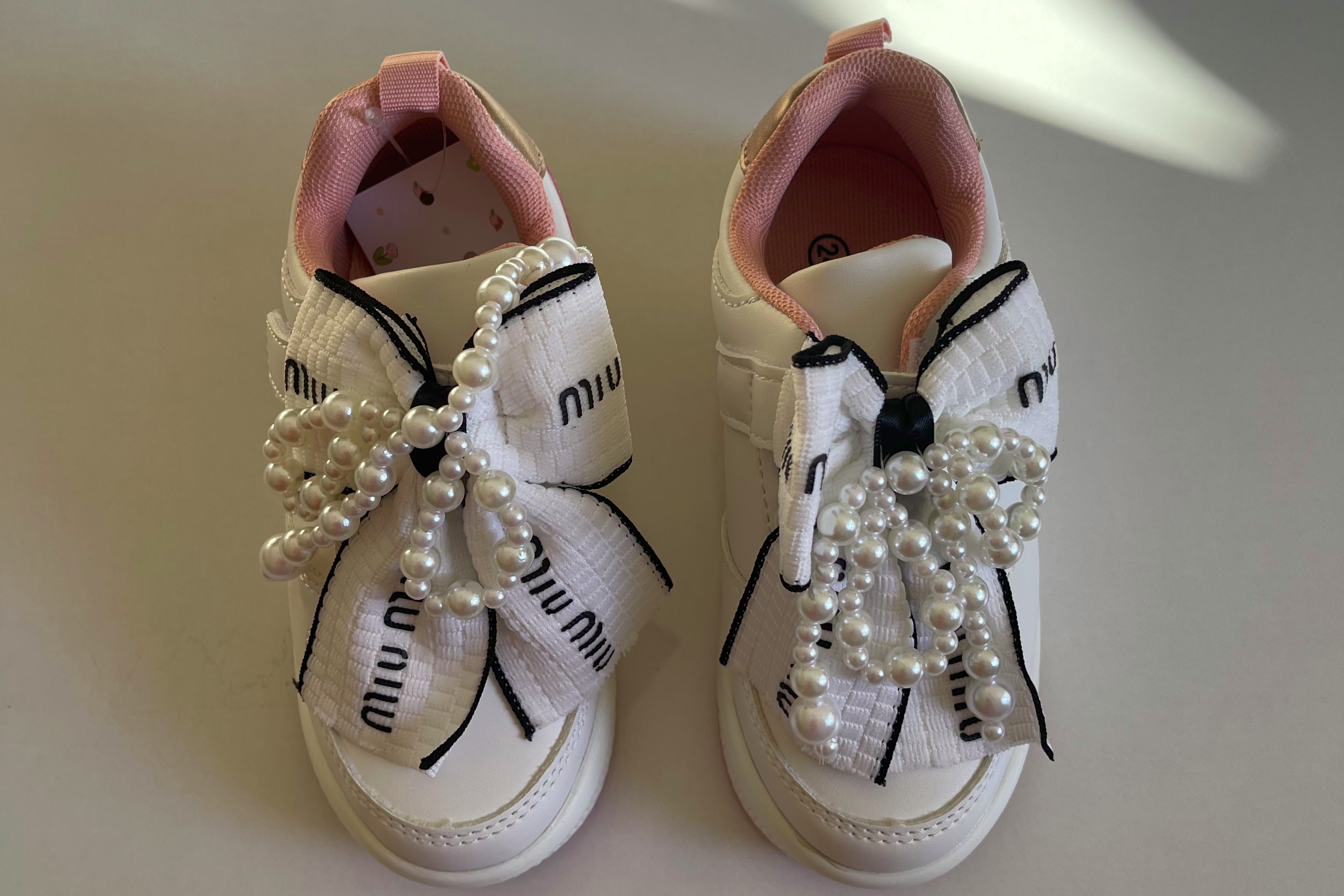 PEARL BOW MIU MIU INSPIRED