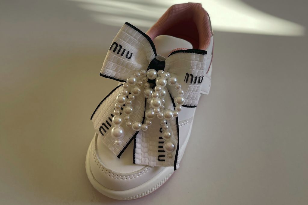 PEARL BOW MIU MIU INSPIRED