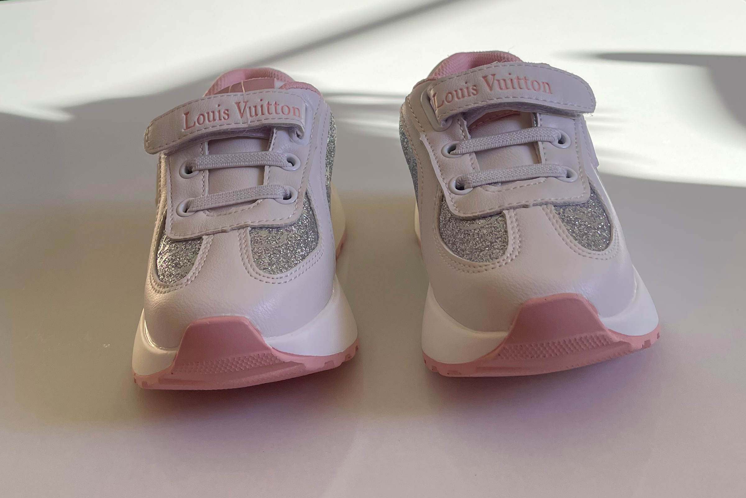 NEO RUN AWAY LV INSPIRED