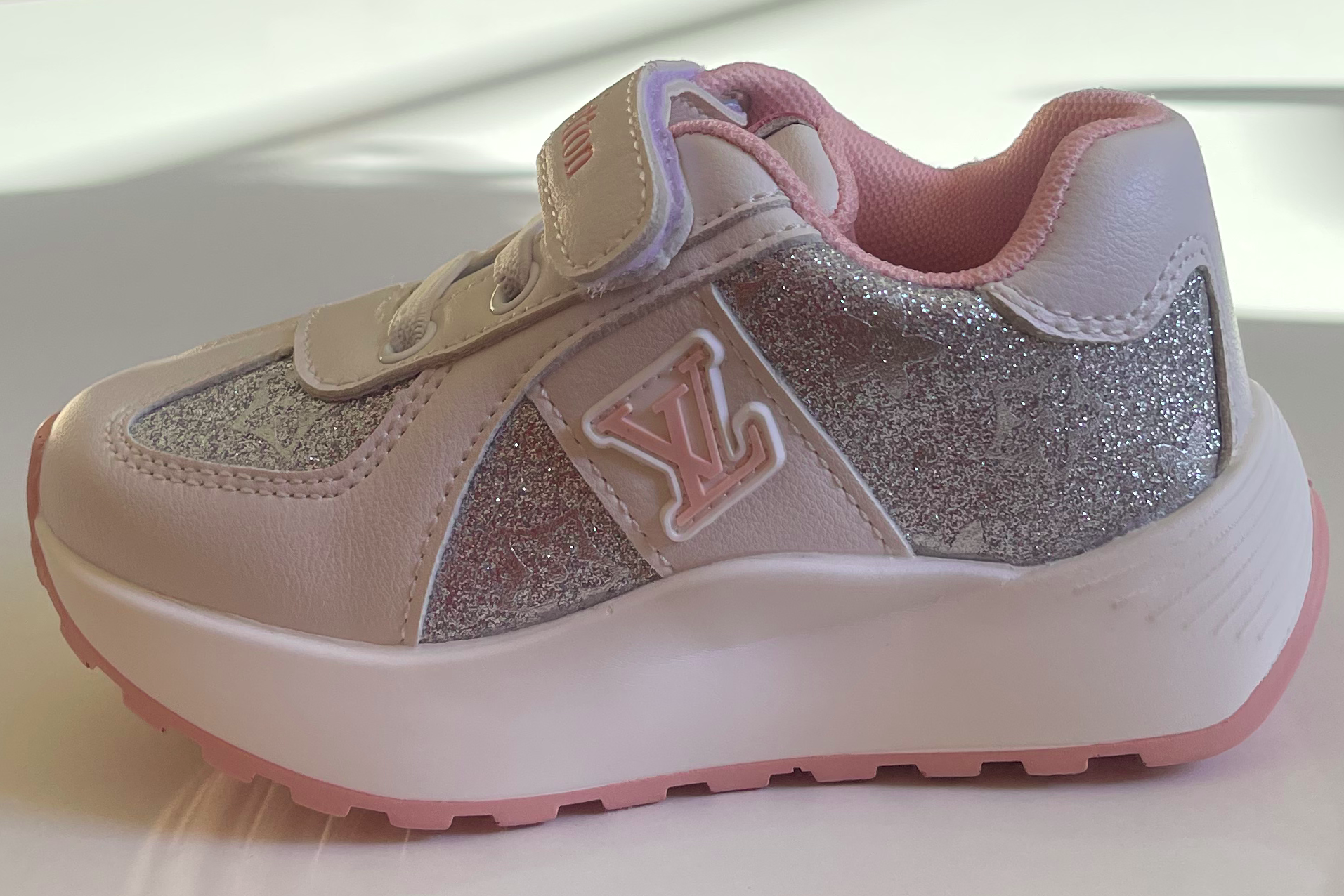 NEO RUN AWAY LV INSPIRED
