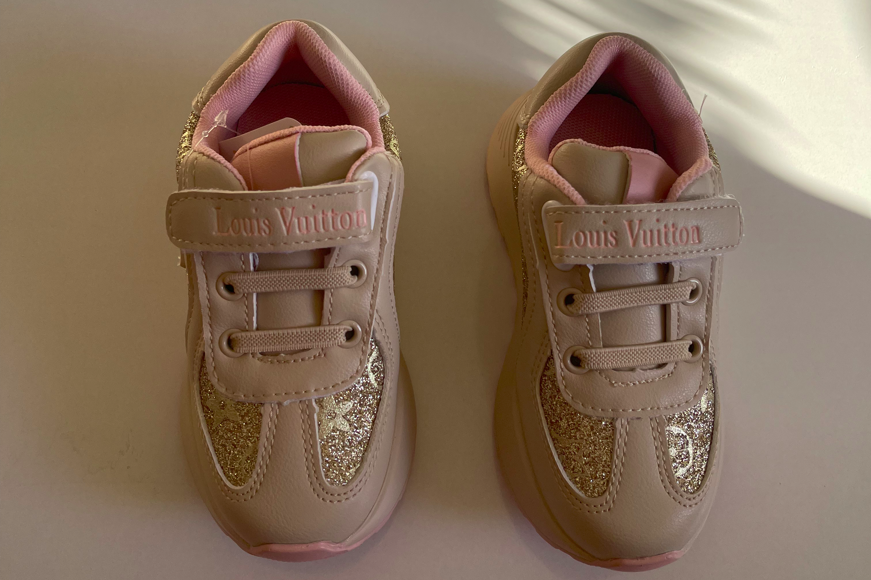 NEO RUN AWAY LV INSPIRED