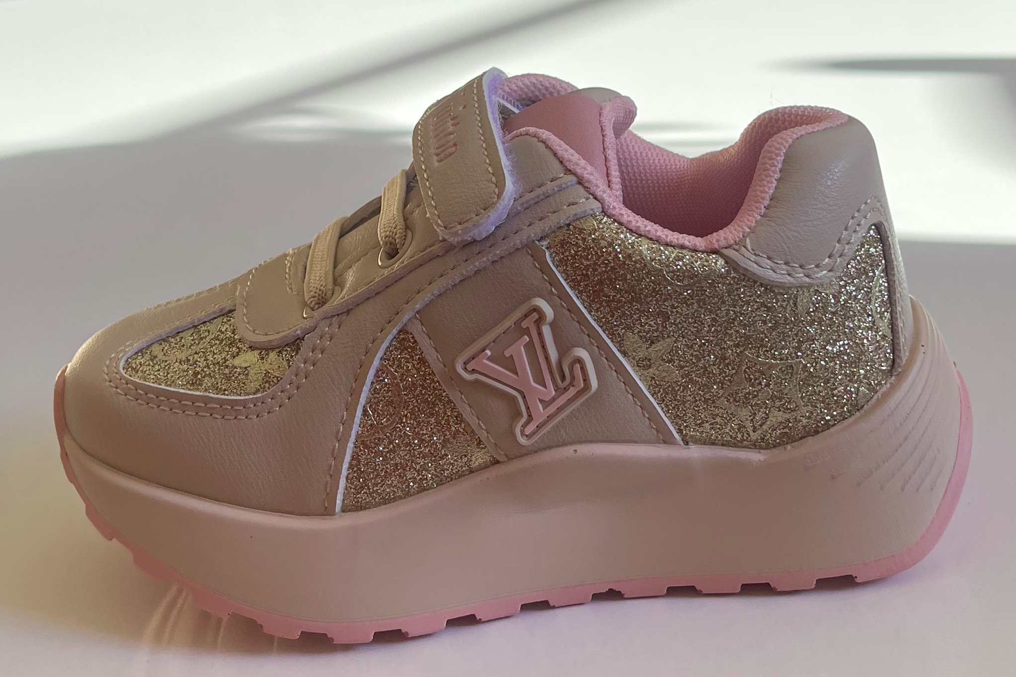 NEO RUN AWAY LV INSPIRED