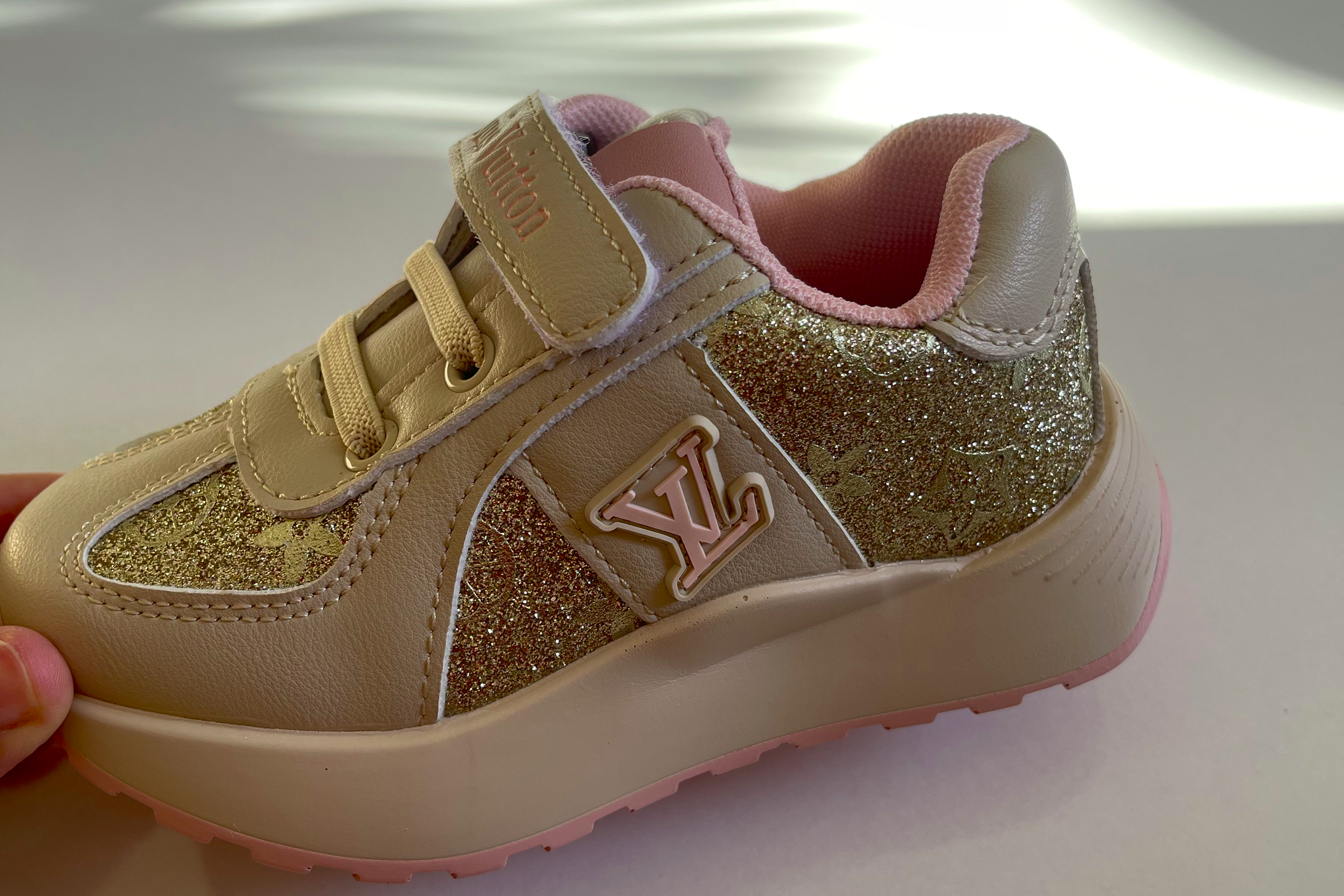 NEO RUN AWAY LV INSPIRED