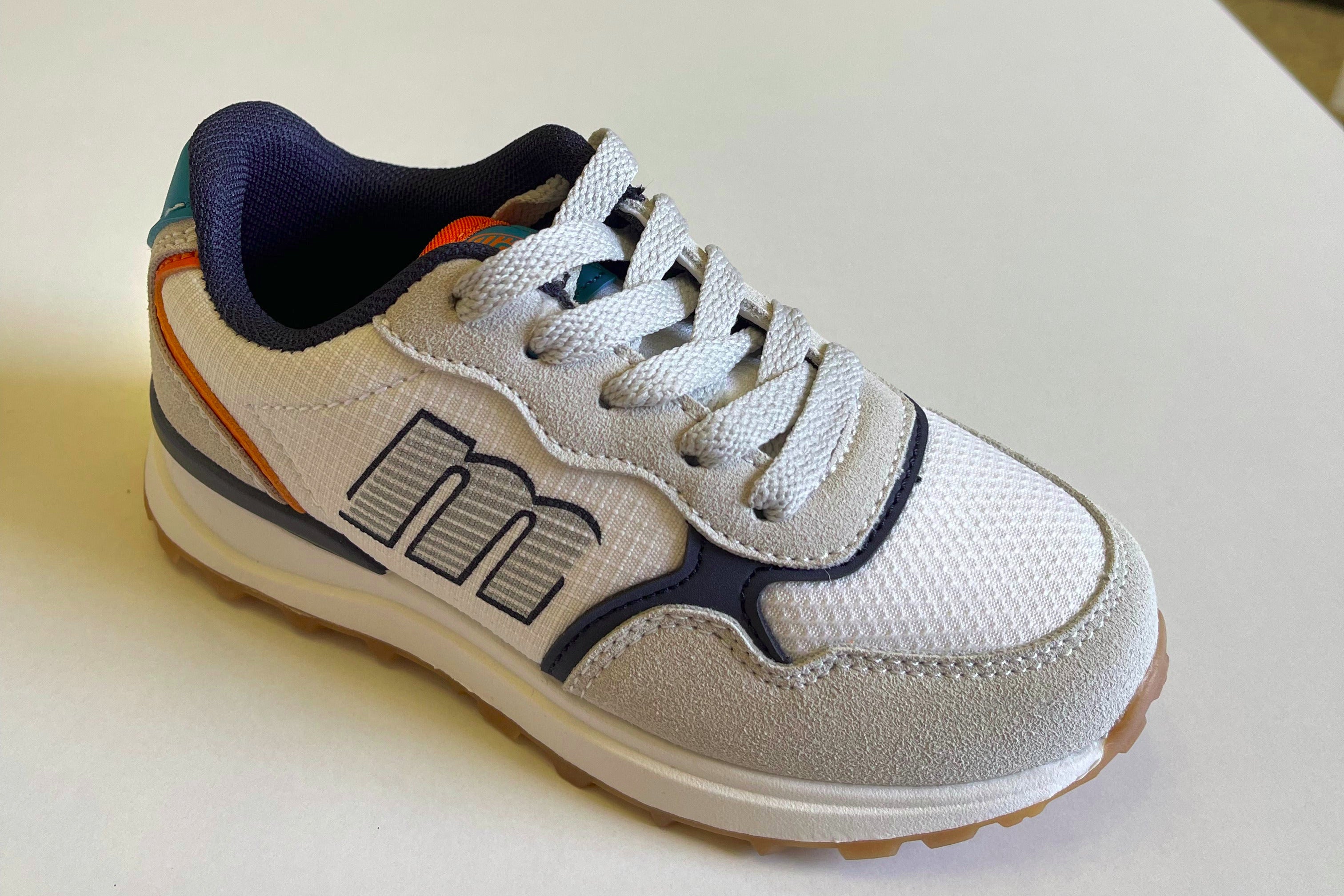 Chaussures d'entraînement Mustang Compact