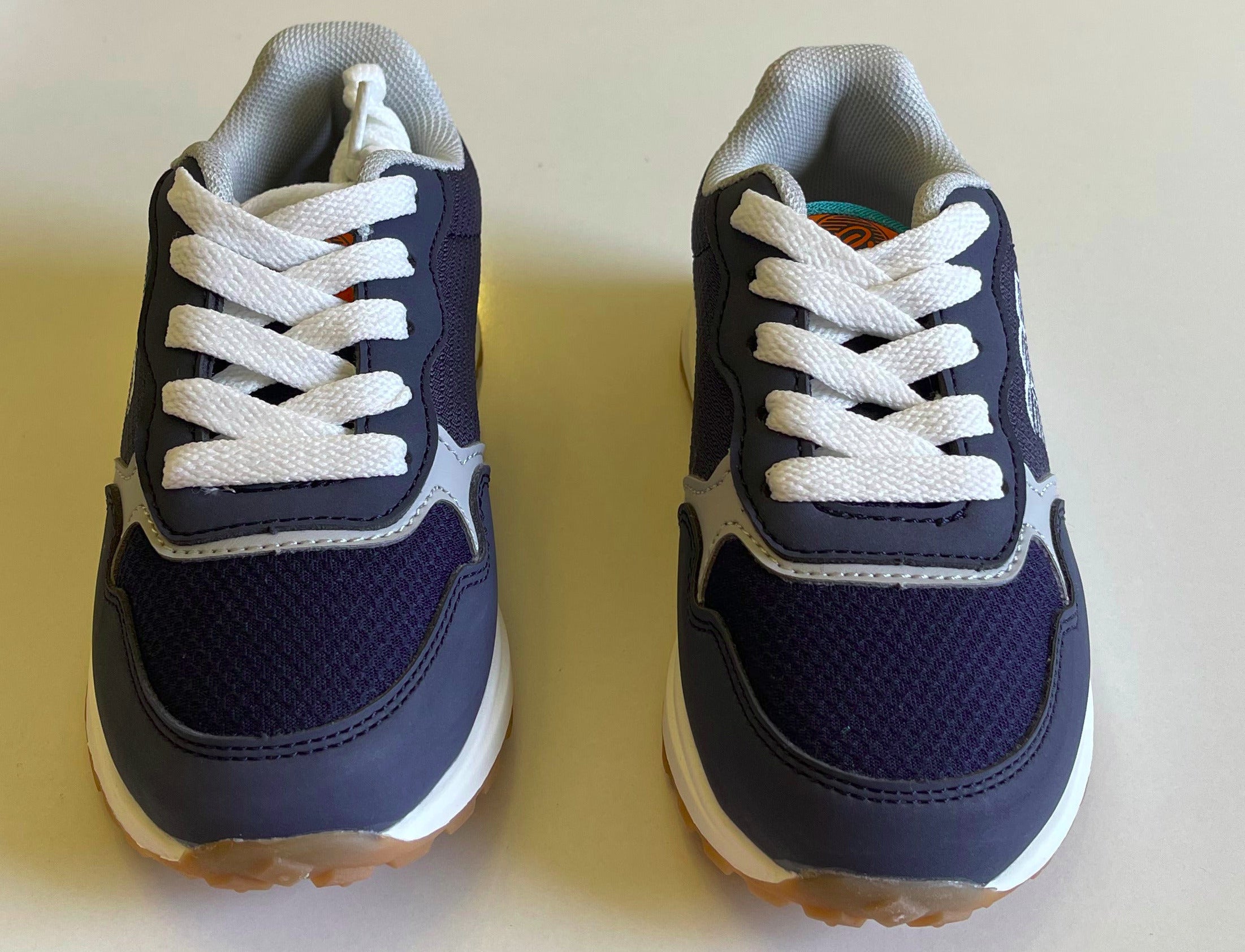 Trainers Compact Mustang INSPIRED