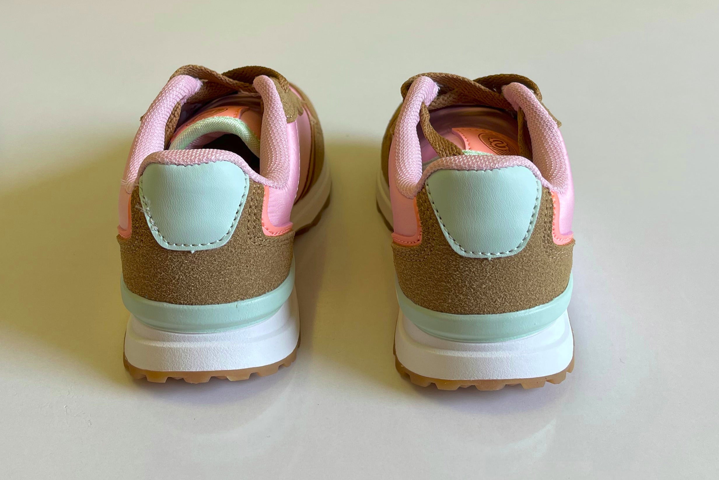 Trainers Compact Mustang INSPIRED