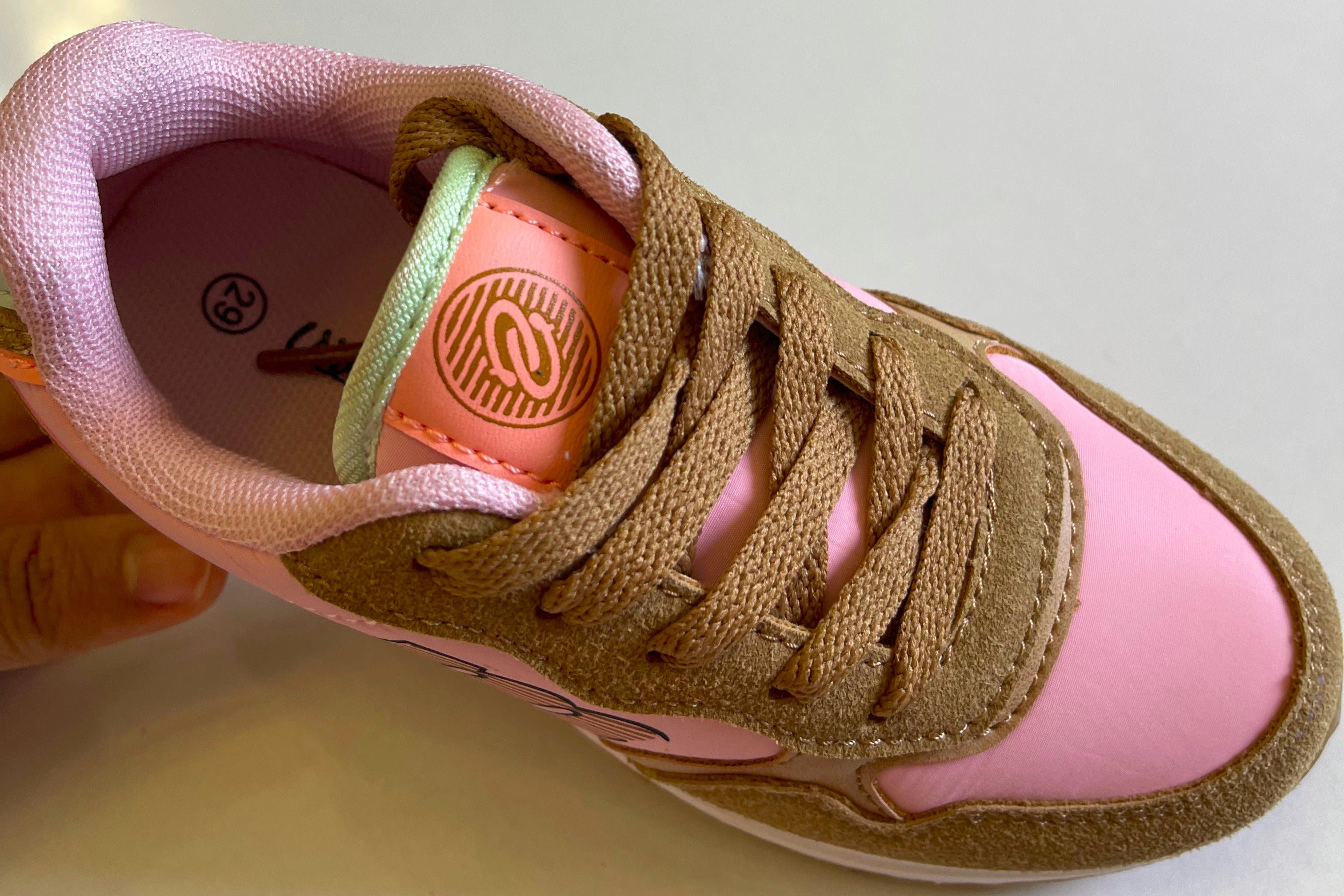 Trainers Compact Mustang INSPIRED