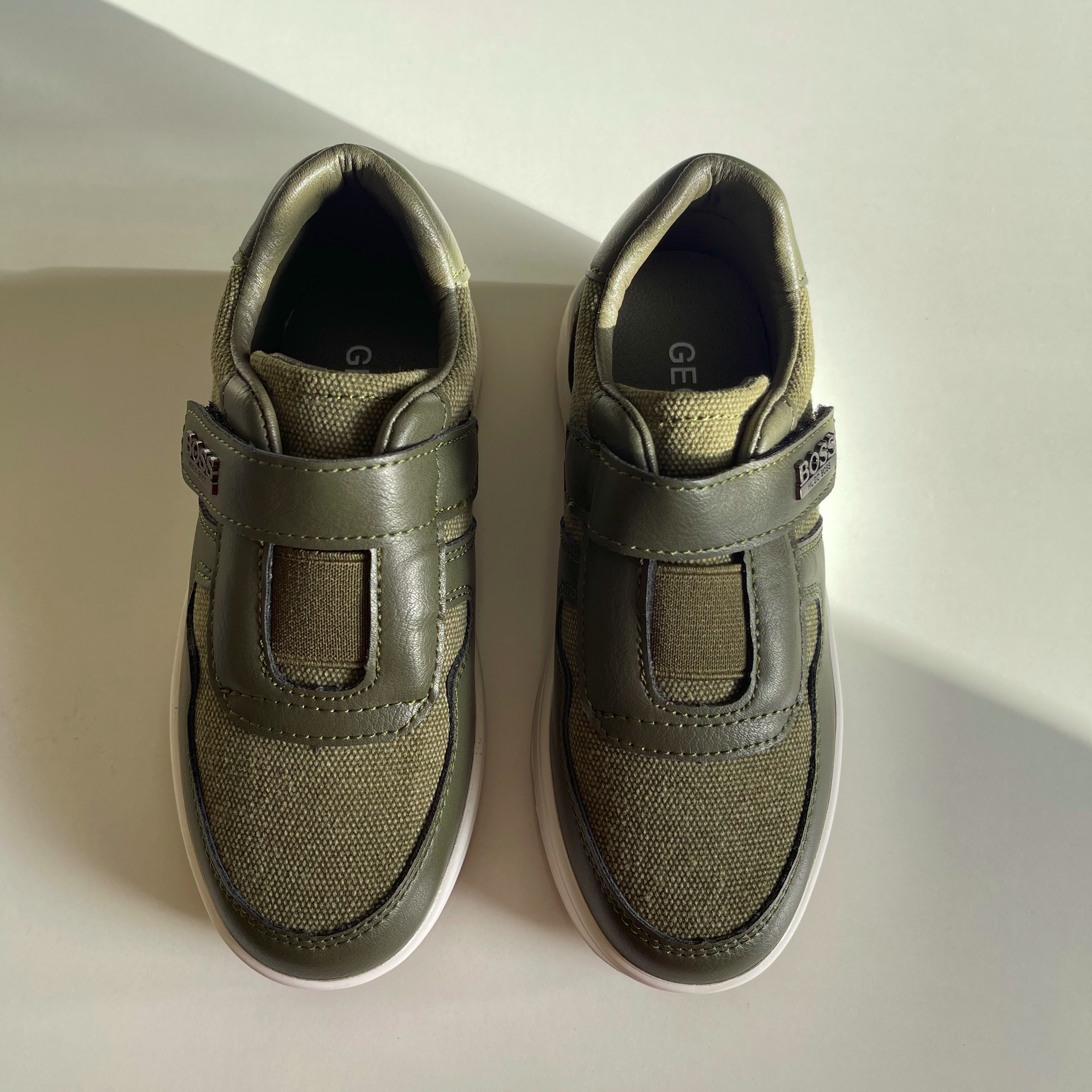 ARTHUR BOSS INSPIRED